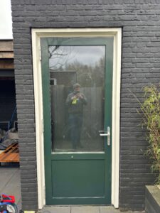 Renoveren aluminium kozijnen en deuren van een woning door INVICOAT